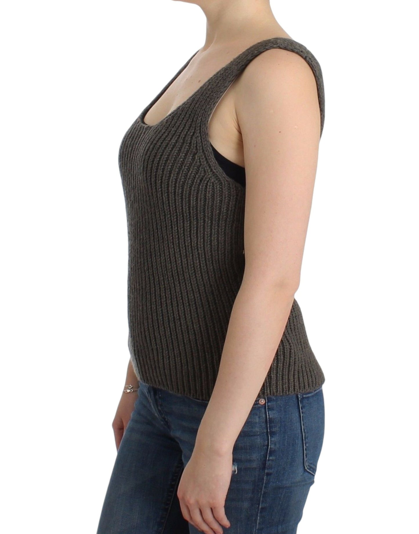 Elegante top de cuello redondo de punto gris