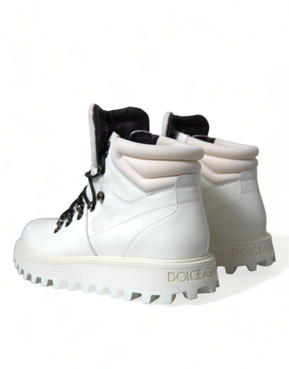 Botines elegantes de piel blanca