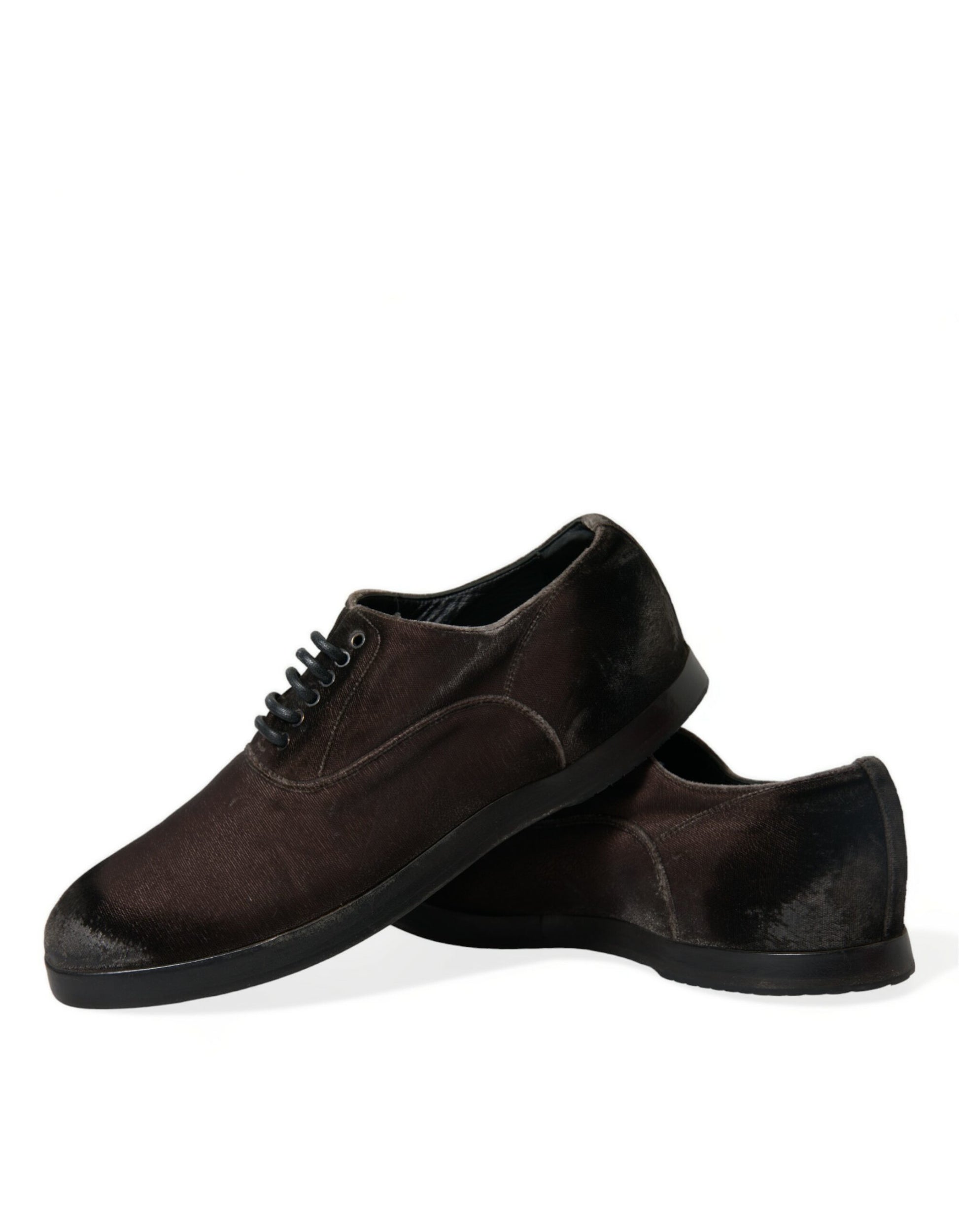 Elegantes zapatos Oxford de terciopelo marrón con cordones