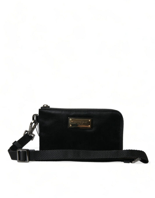 Elegante bolsa de piel de nailon negra con detalles plateados