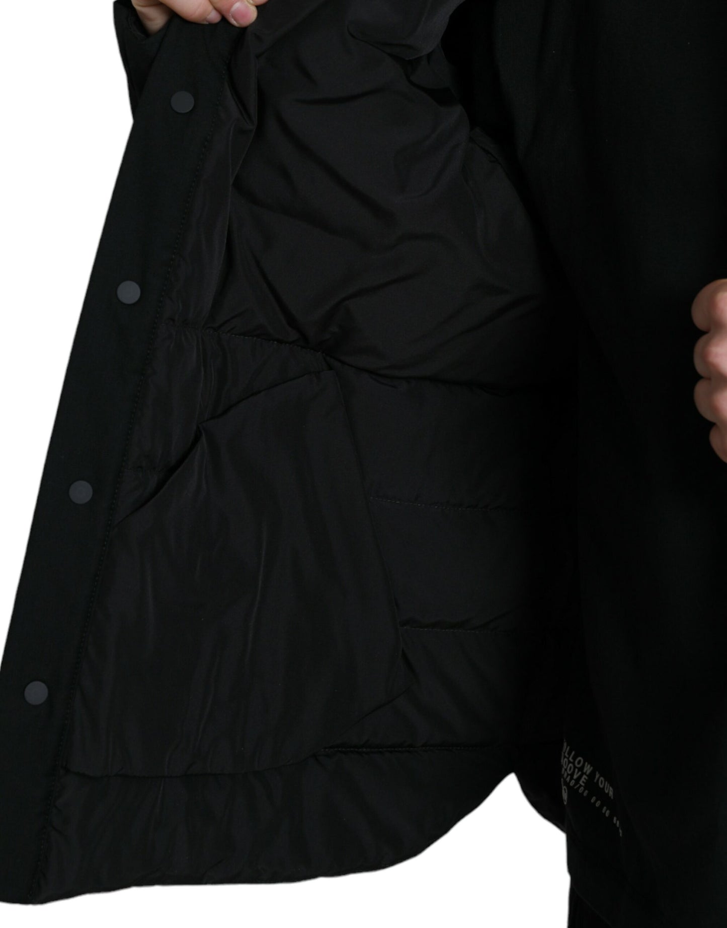 Elegante chaqueta parka acolchada negra