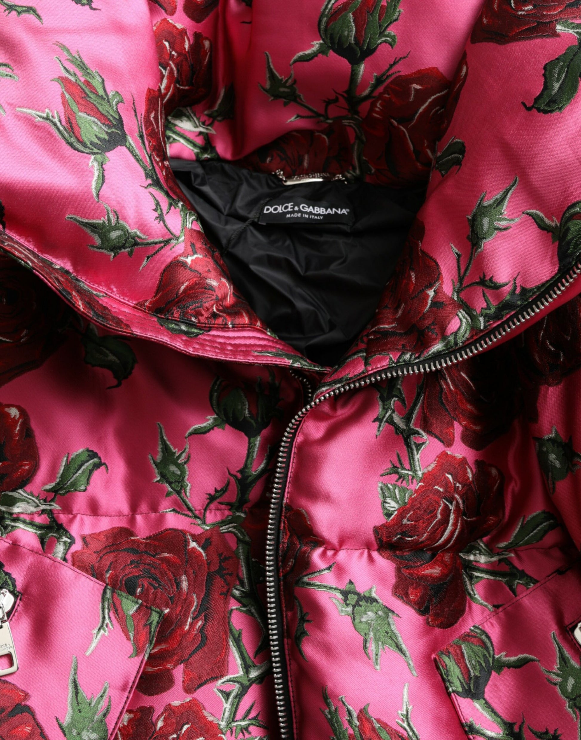 Chaqueta acolchada con estampado de rosas elegante