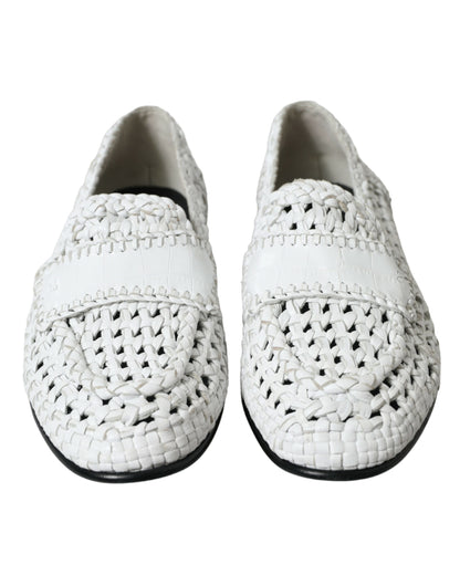 Mocasines blancos elegantes sin cordones