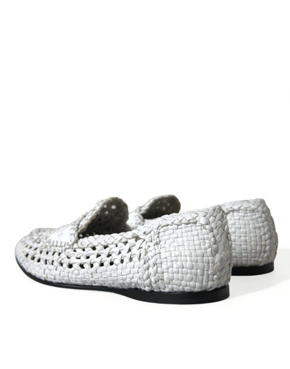 Mocasines blancos elegantes sin cordones