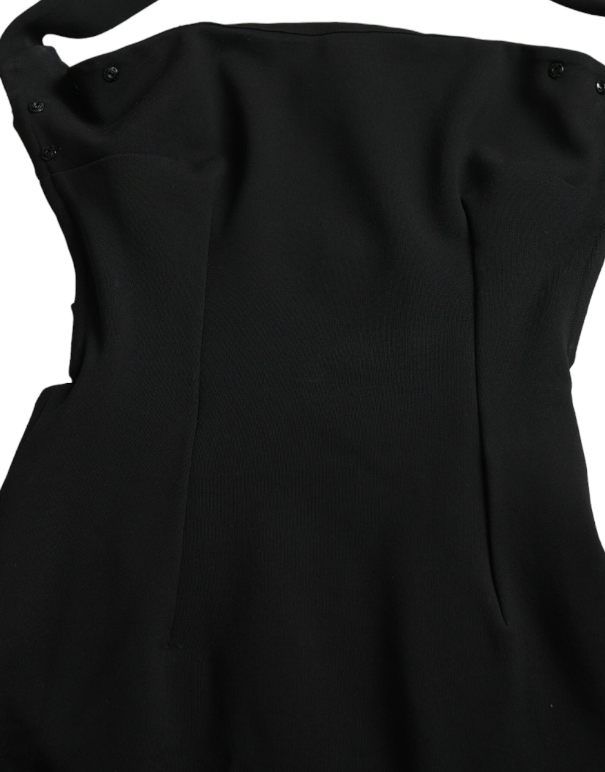 Elegante vestido midi con escote halter y corte en negro