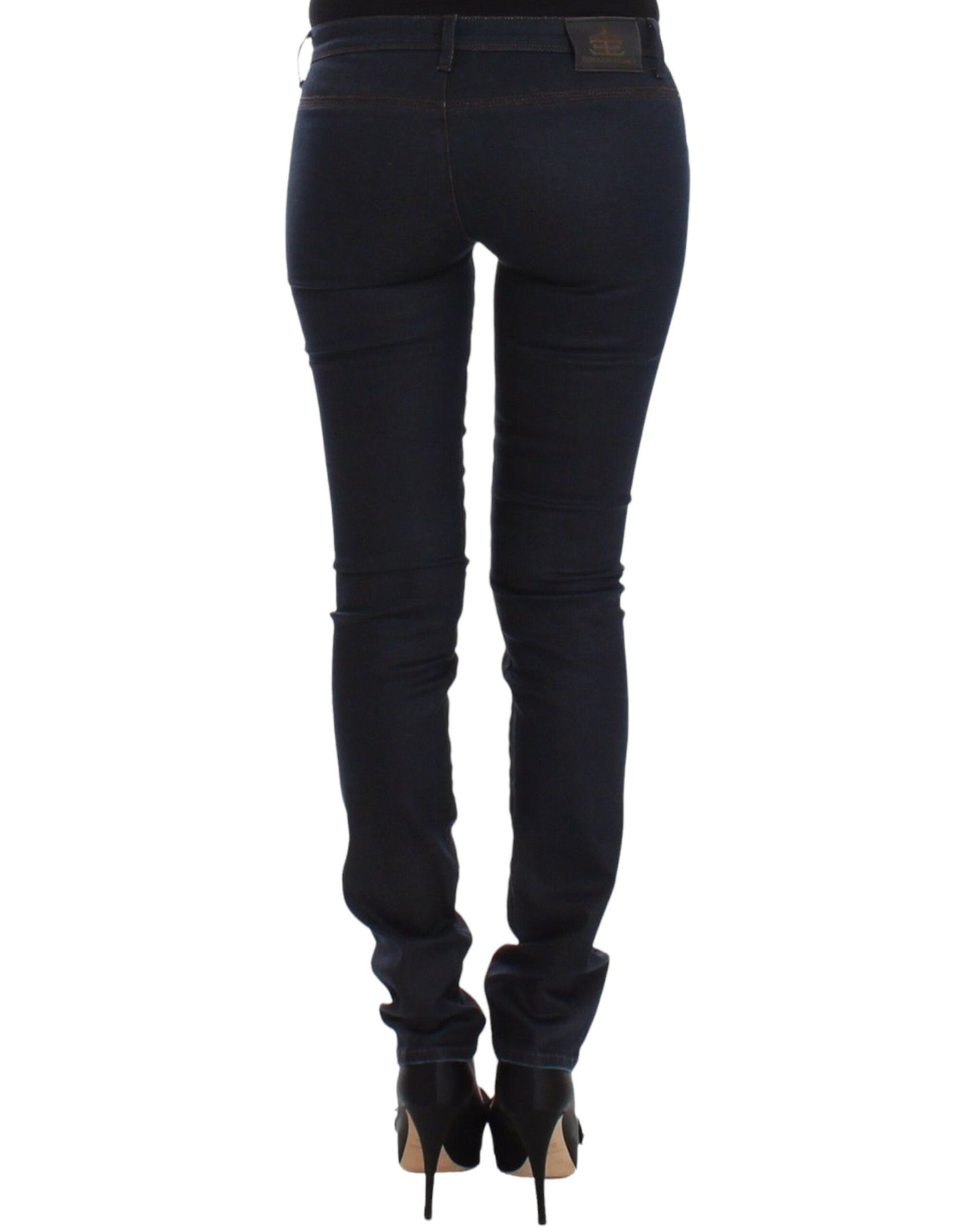 Chic Dark Blue Slim Jeans for Elegant Style