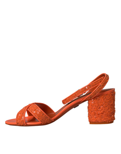 Sandalias con tiras en el tobillo y lentejuelas de color naranja