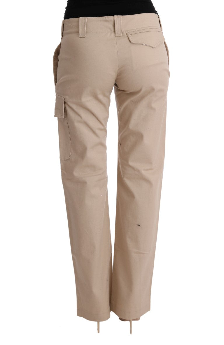 Pantalones cortos elegantes de color beige: corte regular y elegancia