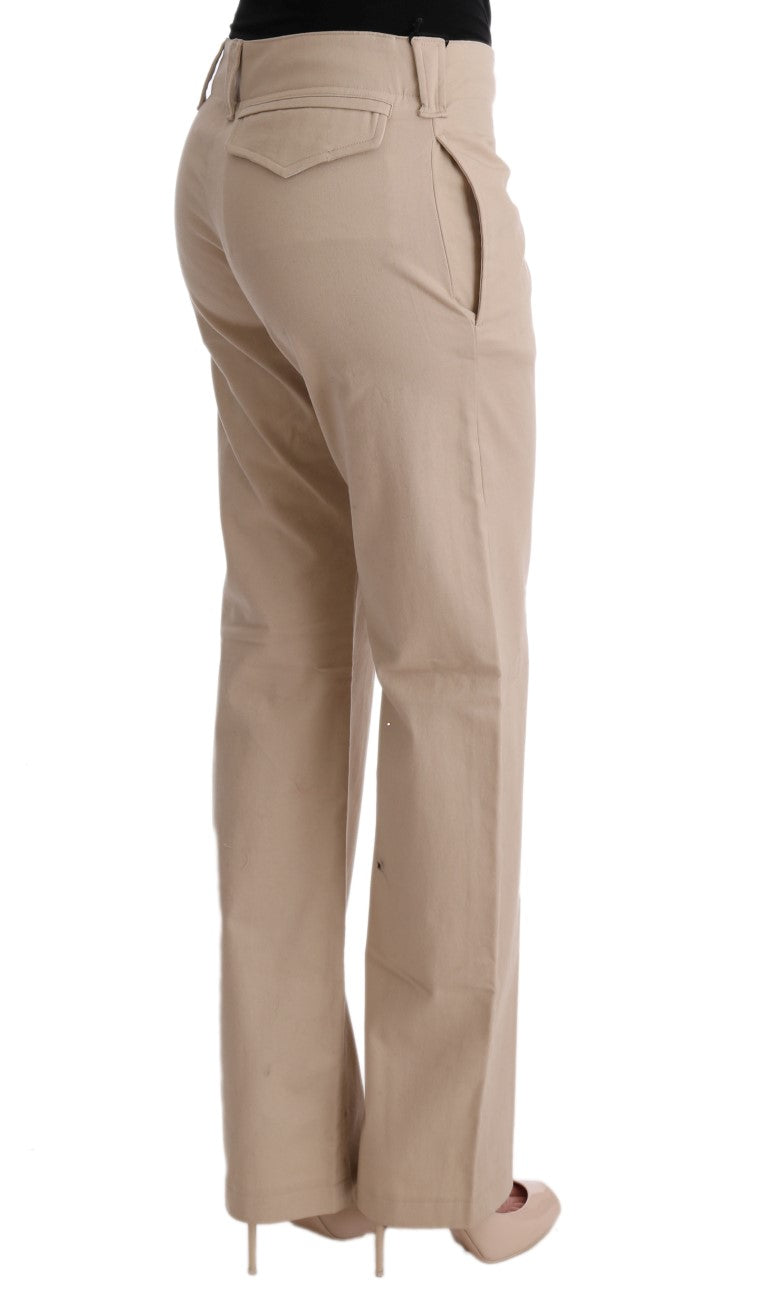 Pantalones cortos elegantes de color beige: corte regular y elegancia