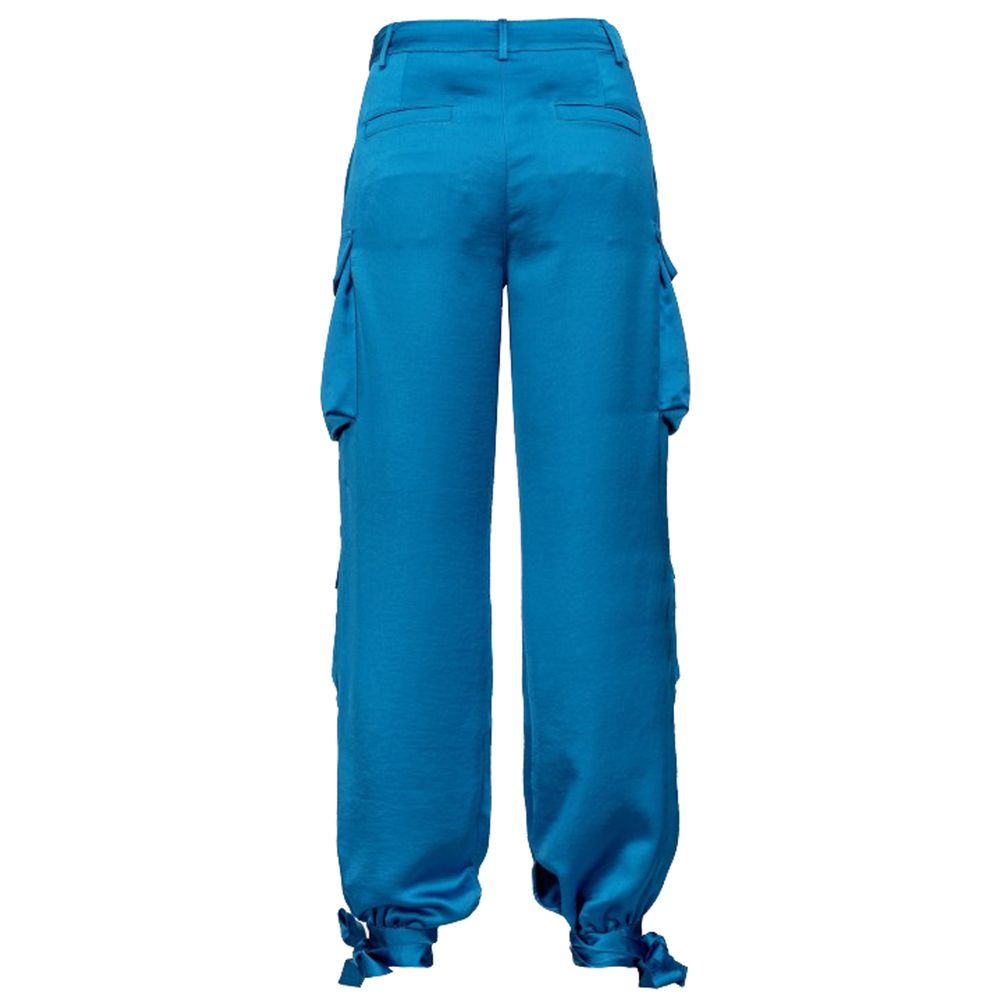 Pantalones vaqueros y pantalón de poliéster azul claro