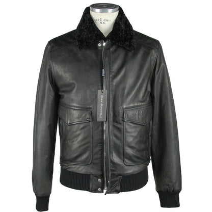 Chaqueta elegante de cuero negro con cremallera