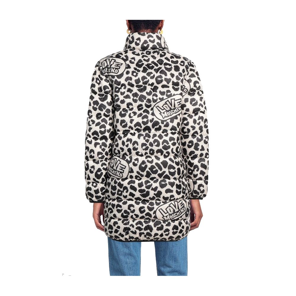 Chaqueta de plumas con estampado de leopardo elegante