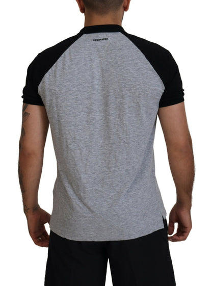 Camiseta de algodón gris y negra con cuello y mangas cortas