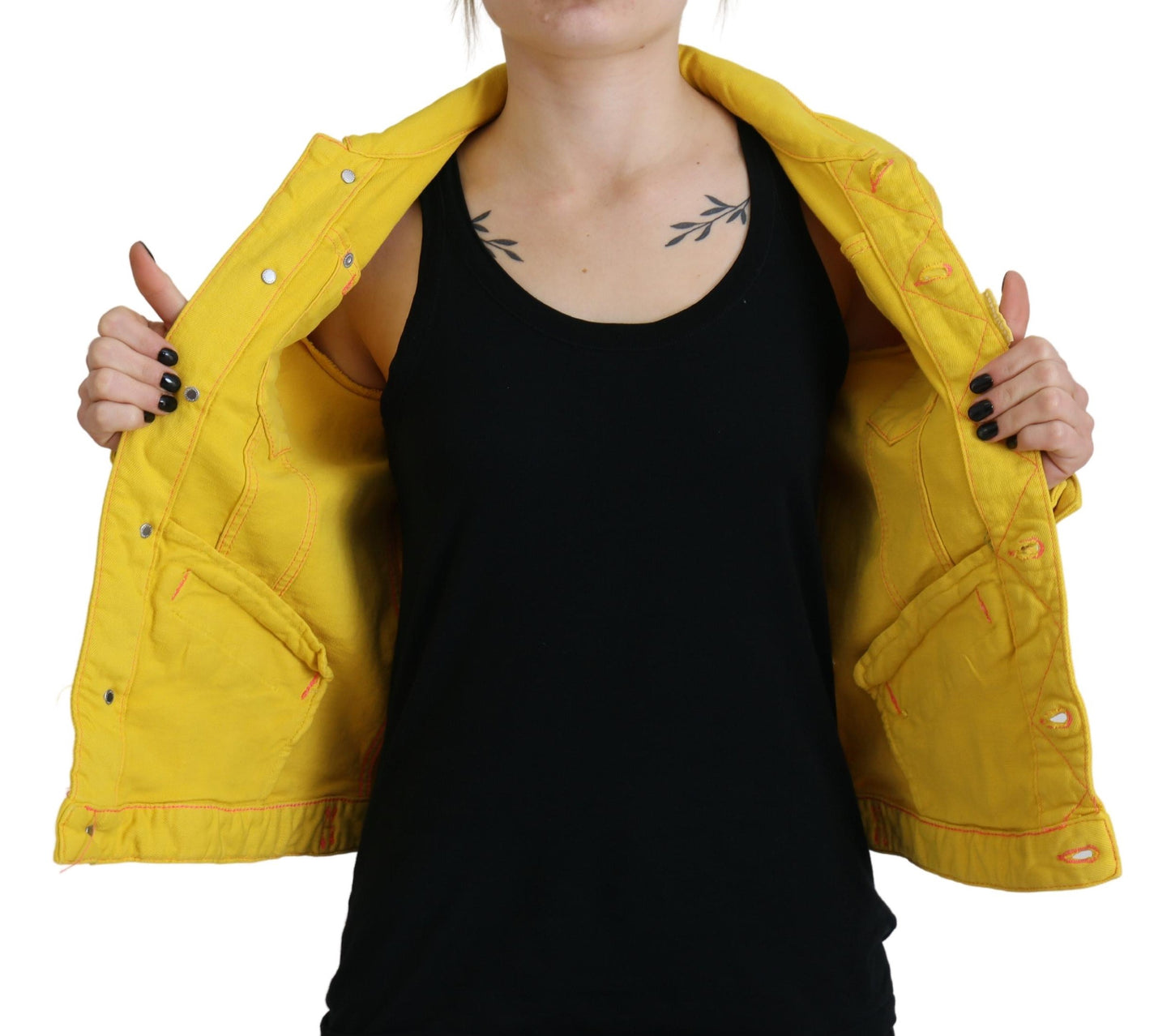 Chaqueta vaquera de manga larga con cuello amarillo