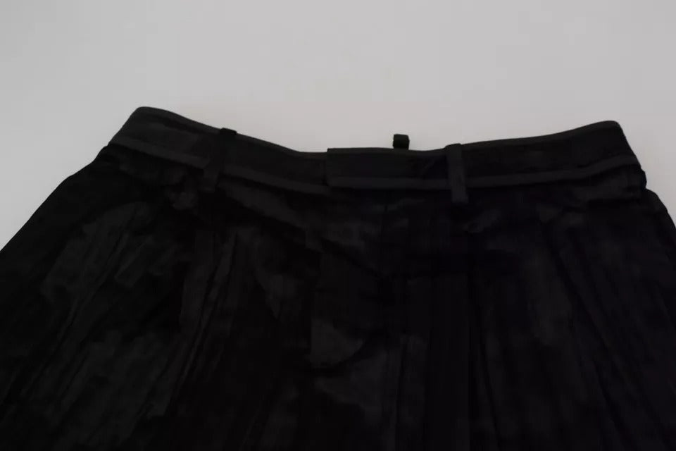 Pantalones negros plisados ​​de cintura alta y pierna ancha