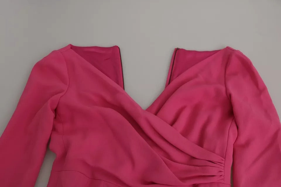 Vestido mini ajustado de rayón con escote pronunciado en color rosa