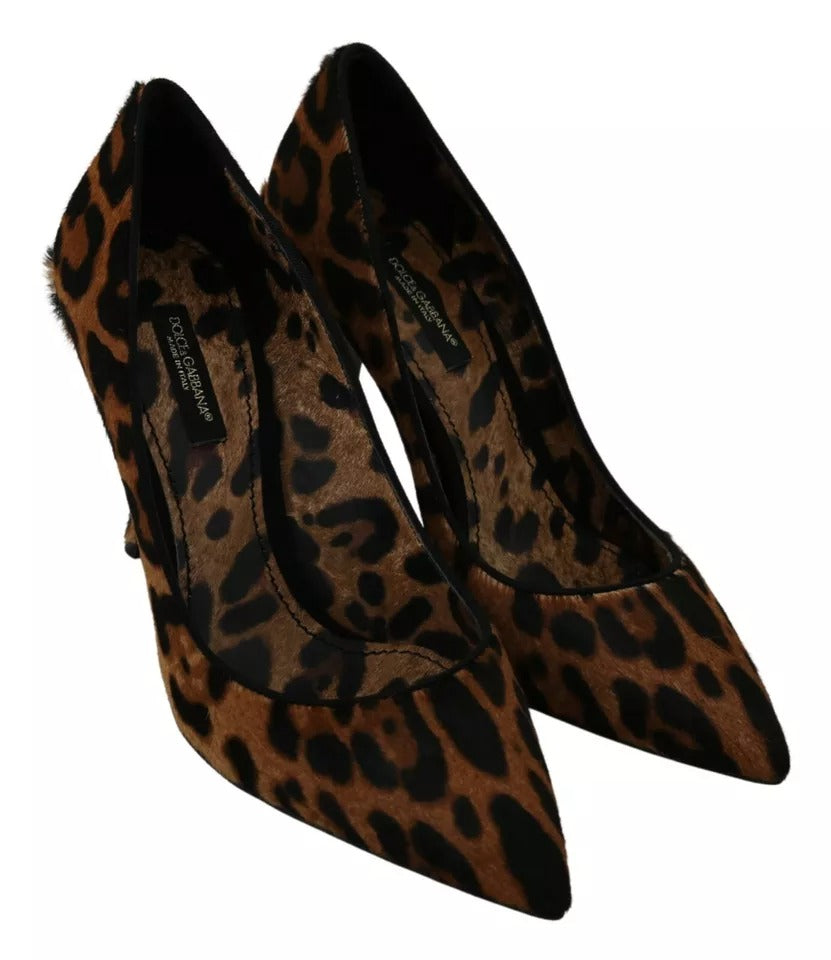 Zapatos de tacón de pelo de poni con estampado de leopardo marrón