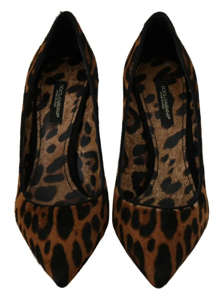 Zapatos de tacón de pelo de poni con estampado de leopardo marrón