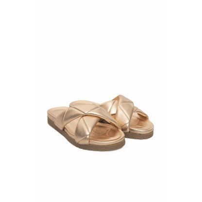 Sandalia de mujer de piel de oveja beige