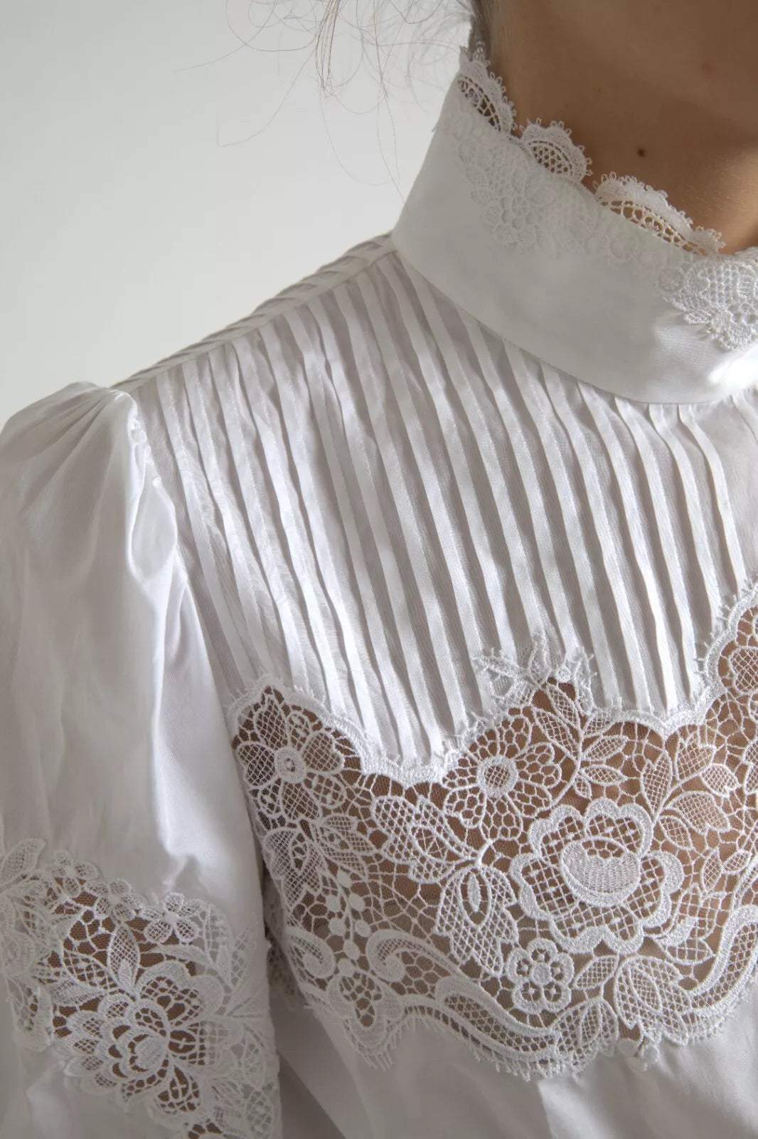 White Cotton Lace Trim Turtle Neck Top Blouse