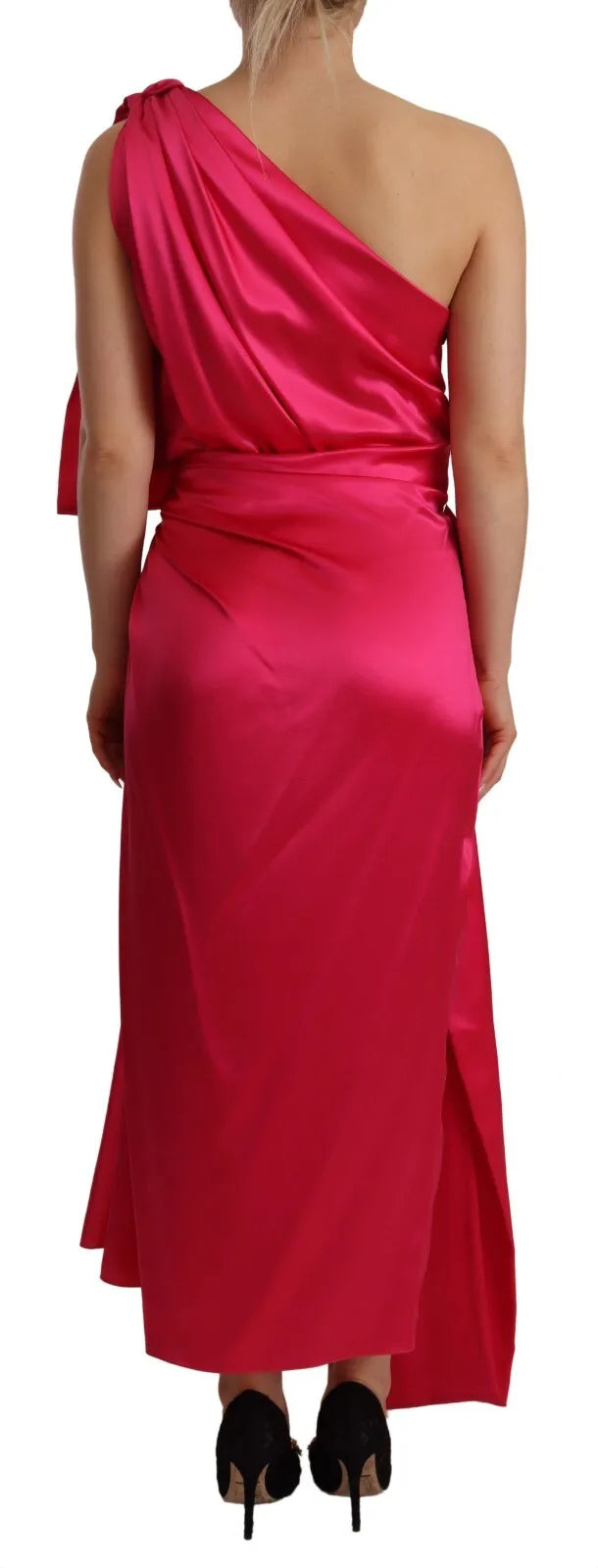 Vestido midi ajustado de seda rosa con un solo hombro