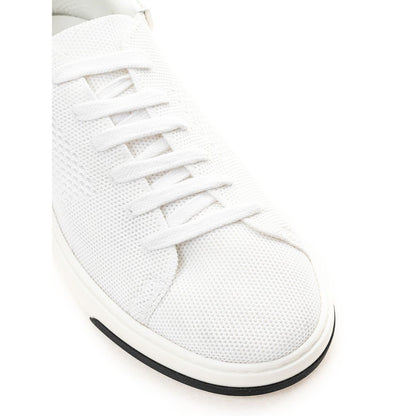 Elegantes zapatillas de piel blanca