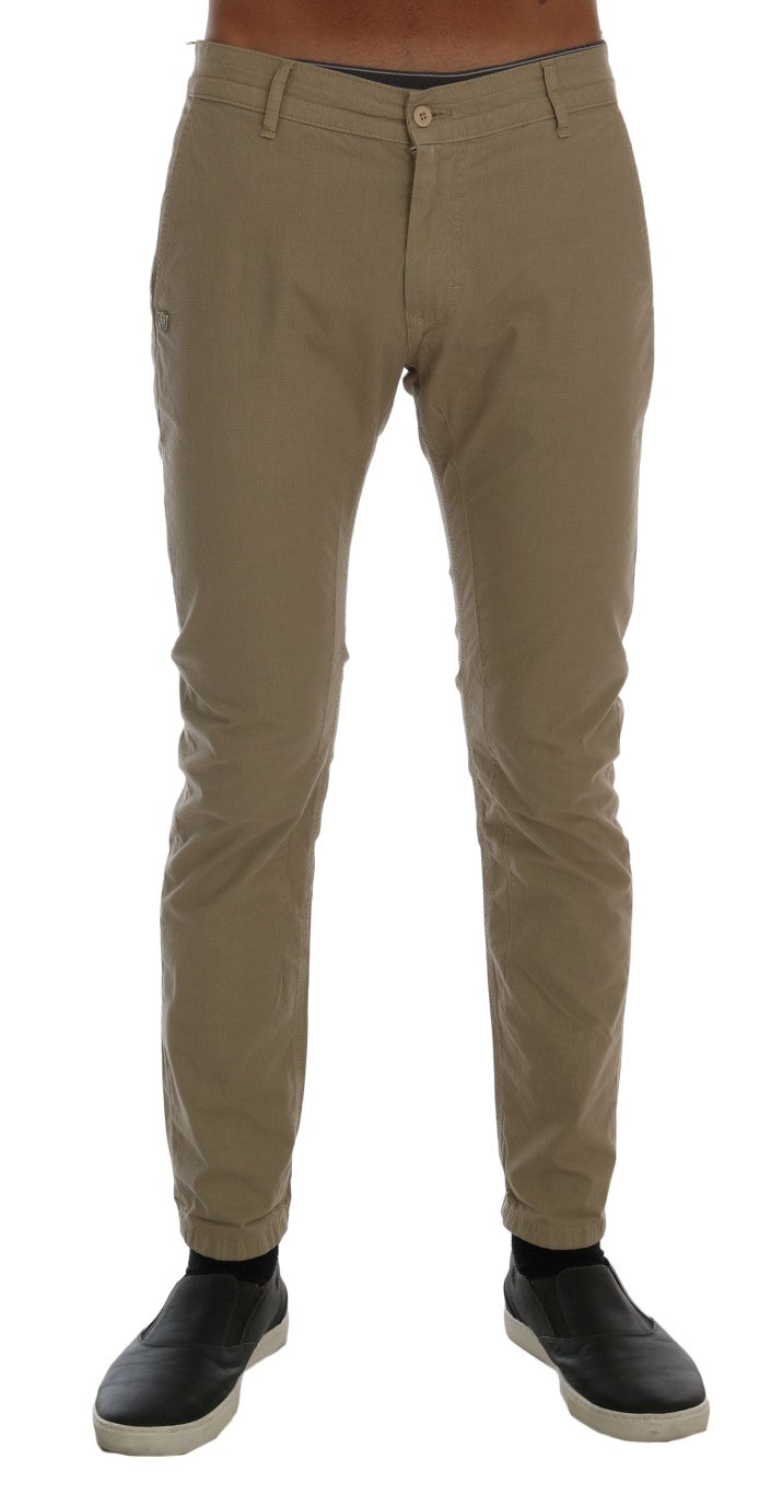 Pantalones chinos beige ajustados para un estilo sofisticado