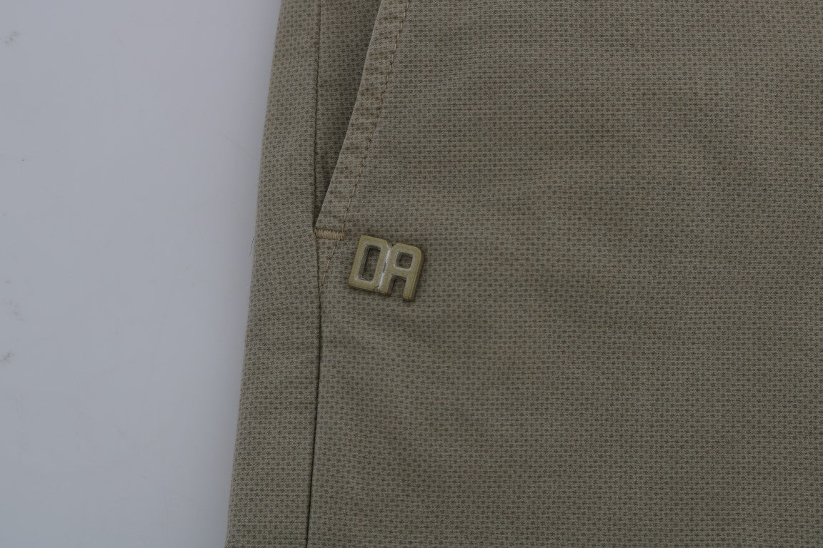 Pantalones chinos beige ajustados para un estilo sofisticado