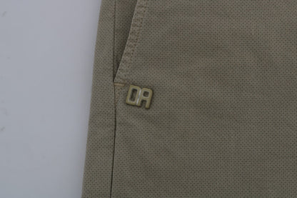 Pantalones chinos beige ajustados para un estilo sofisticado