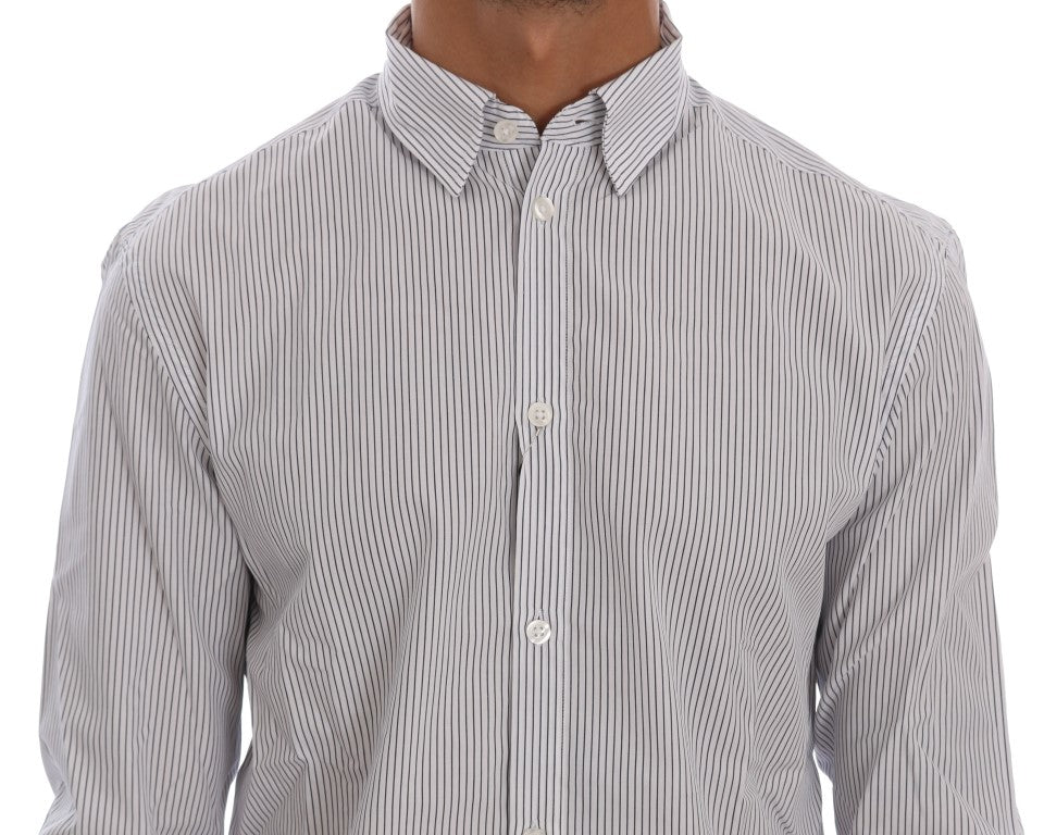 Camisa informal elegante de rayas blancas y azules