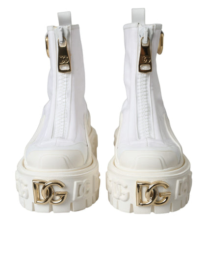 Botines de cuero blanco con logo de goma