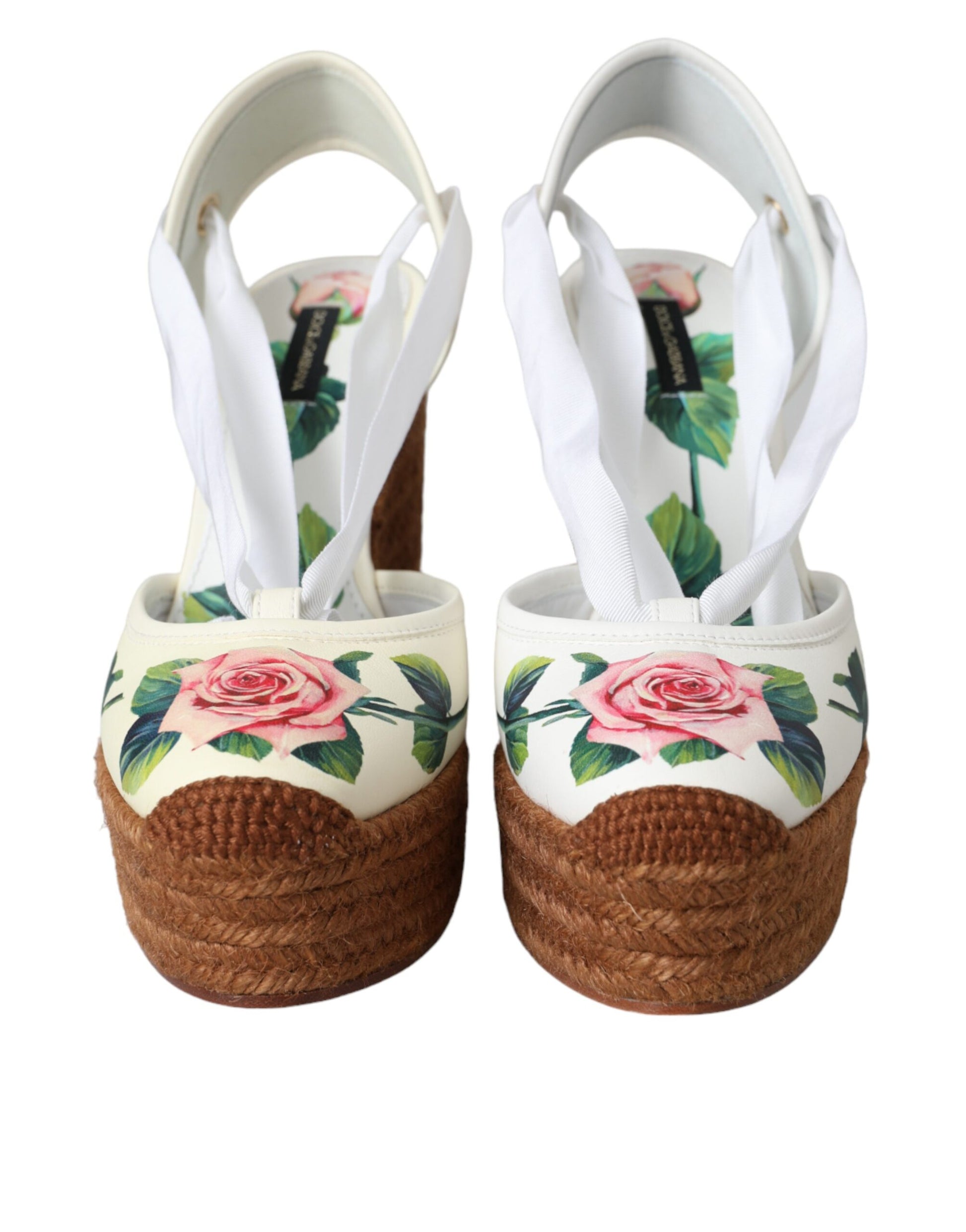 Sandalias de cuña con flores blancas y tacón alto