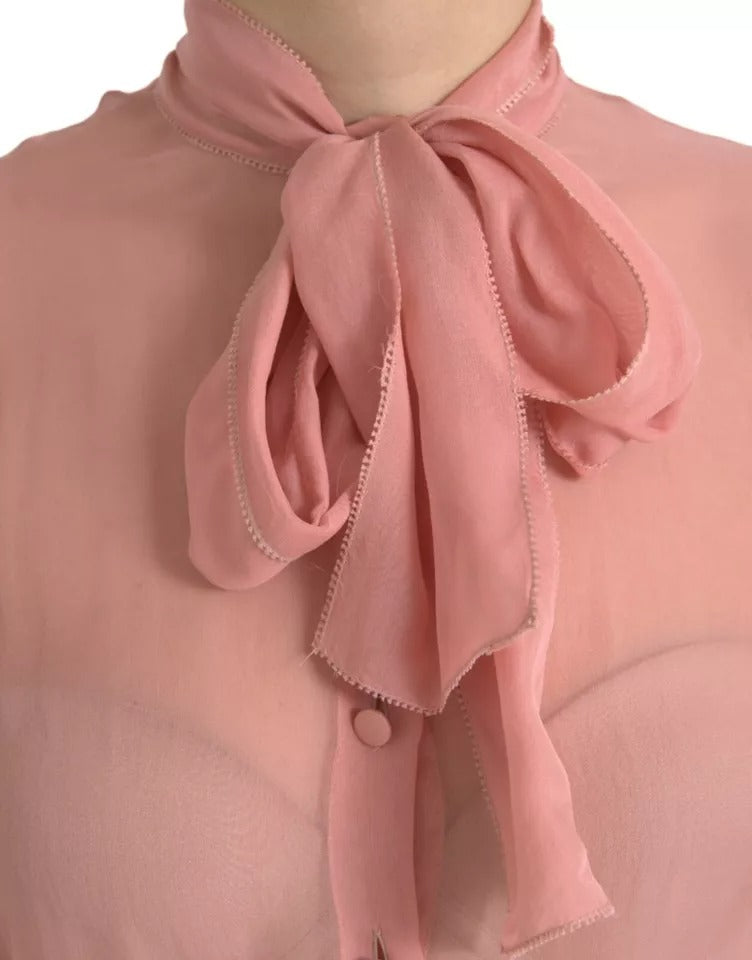 Blusa de cuello Ascot con mangas largas en color rosa