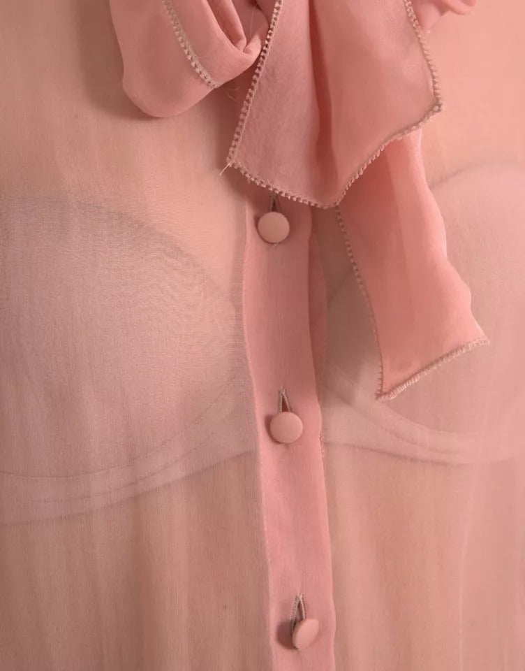 Blusa de cuello Ascot con mangas largas en color rosa