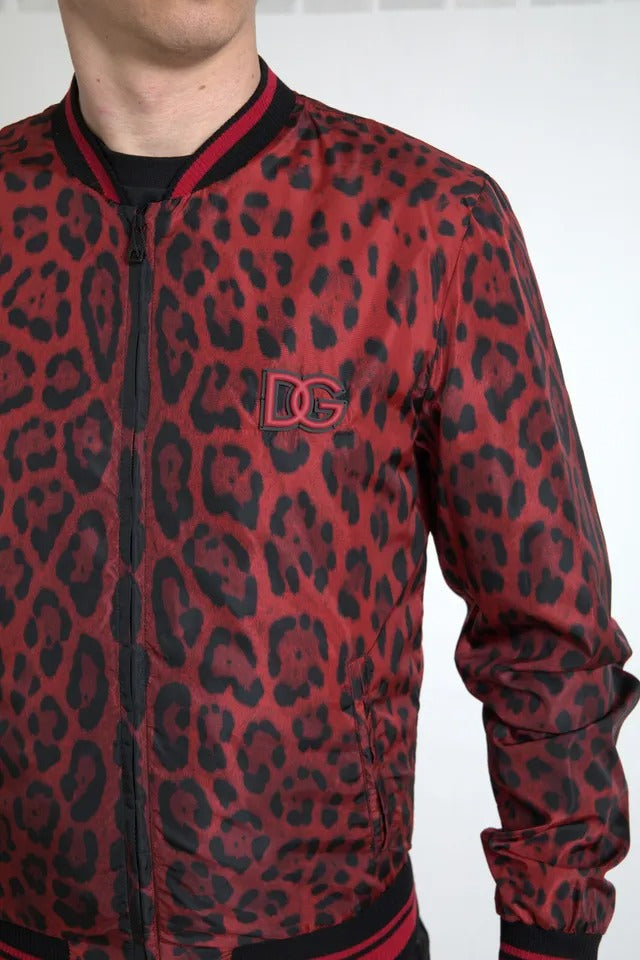 Chaqueta corta bomber con estampado de leopardo rojo