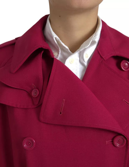 Chaqueta tipo gabardina cruzada de color rosa oscuro