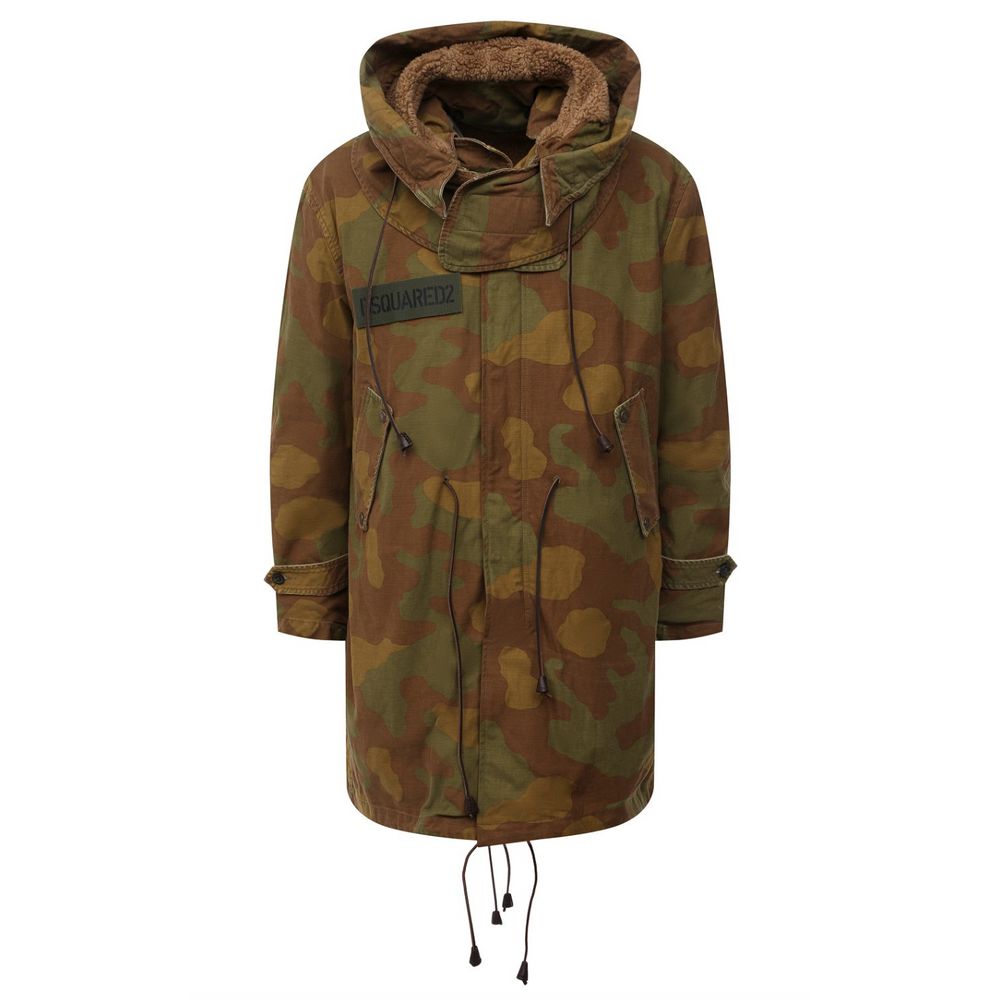 Parka con capucha y textura de camuflaje con detalles de cuero