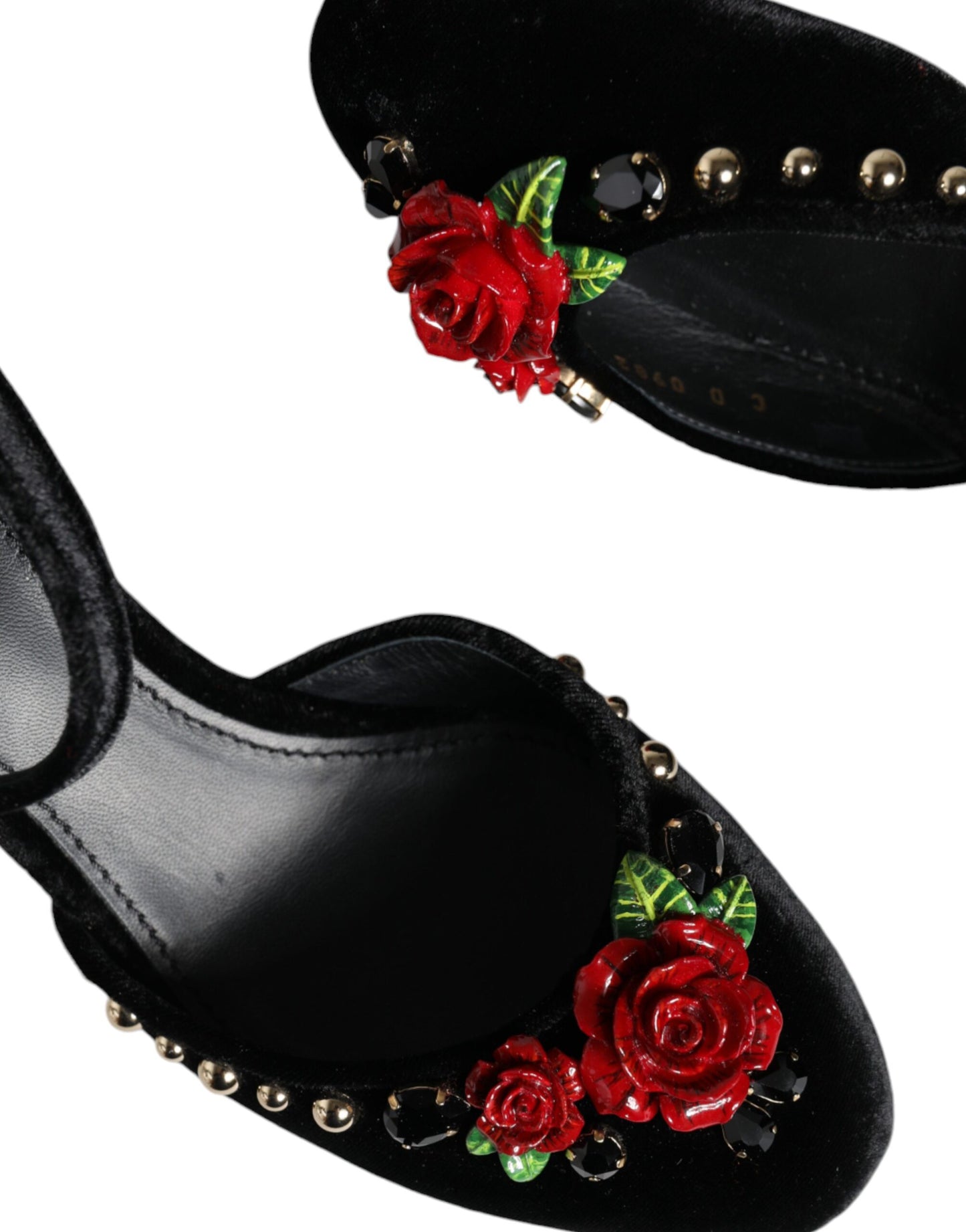 Zapatos de tacón con tiras en el tobillo y rosas de terciopelo negro