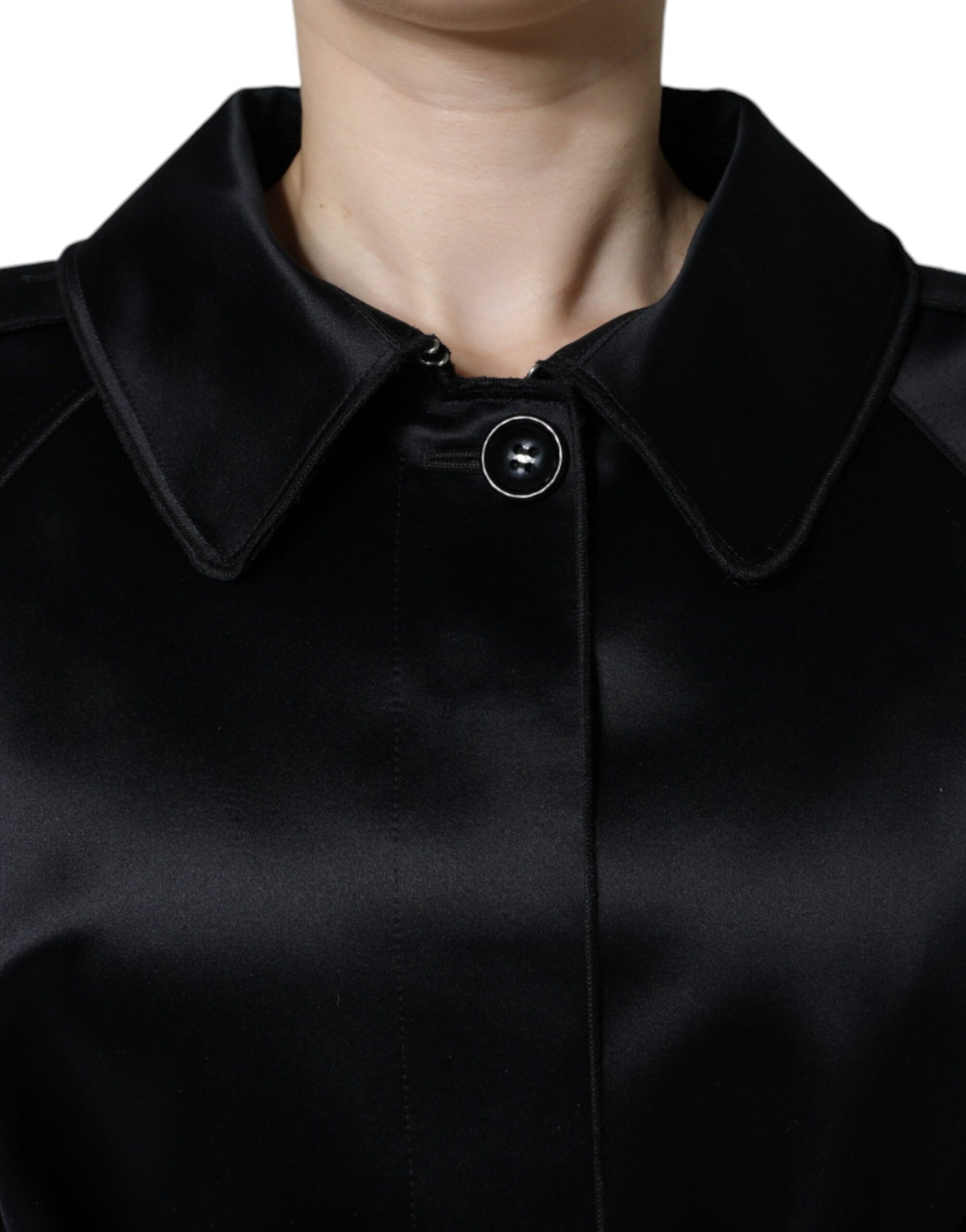 Chaqueta de poliéster negro con cinturón de organza