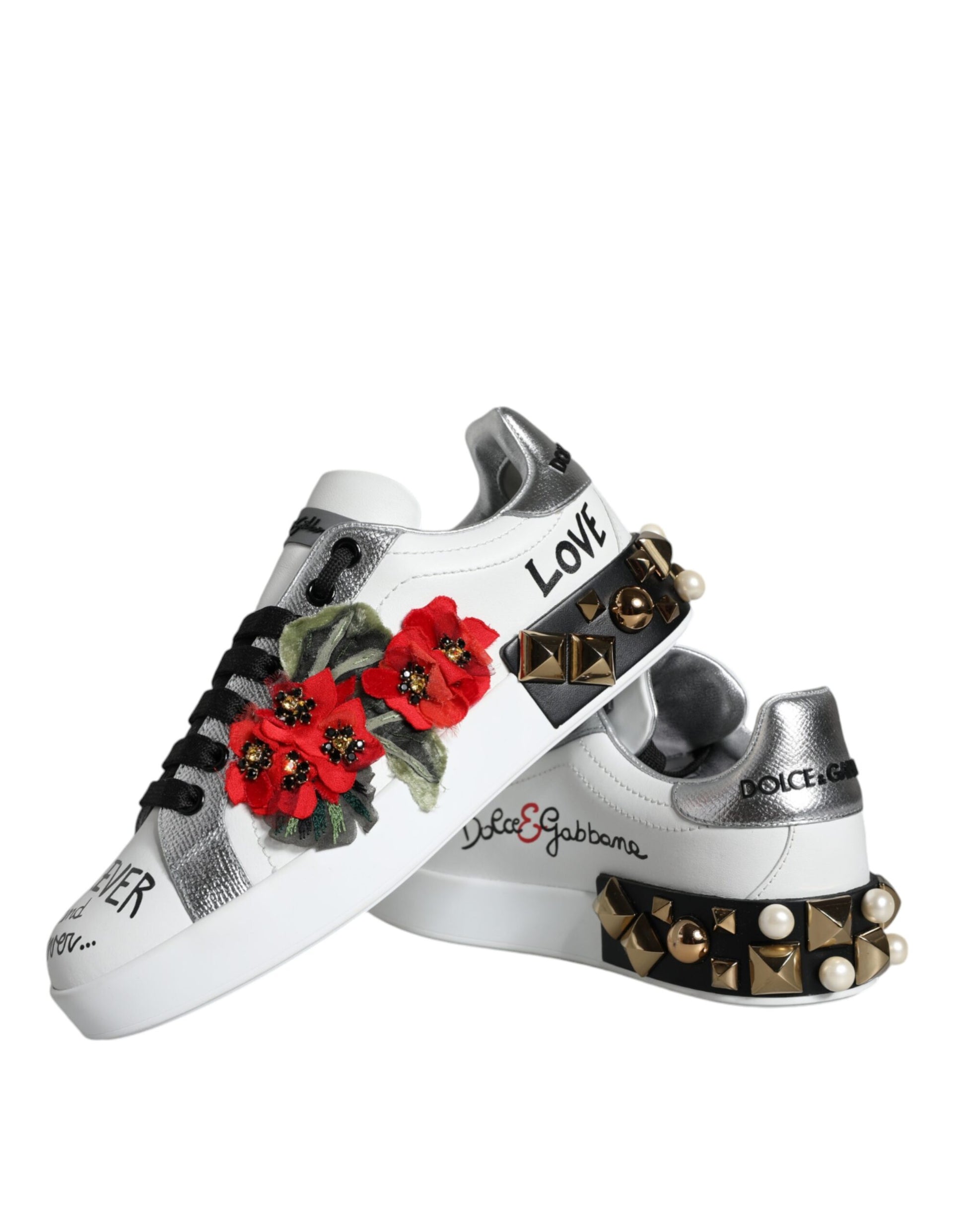 Zapatillas de deporte blancas de cuero con tachuelas y flores