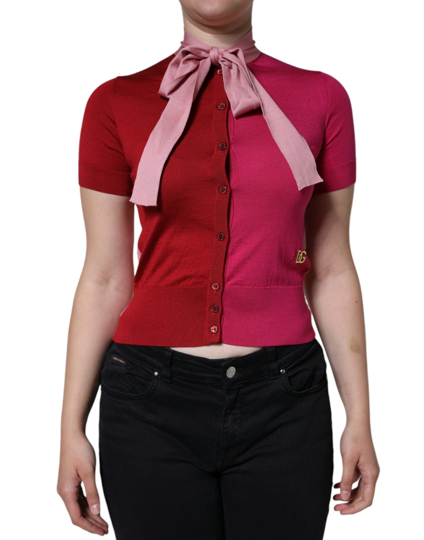 Jersey de manga corta rosa con cuello Ascot