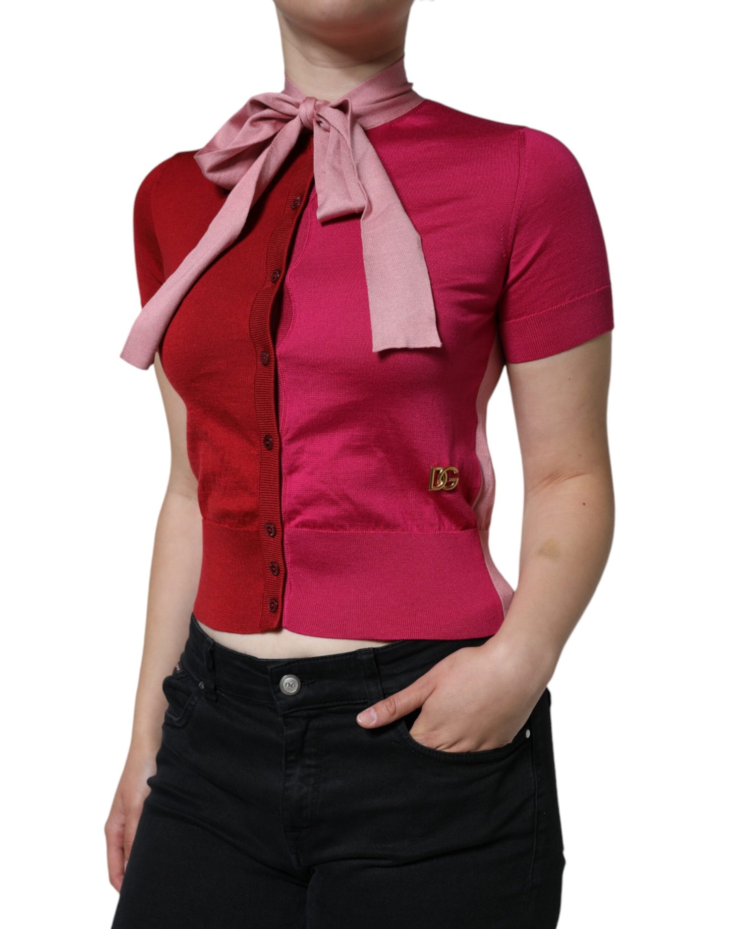 Jersey de manga corta rosa con cuello Ascot