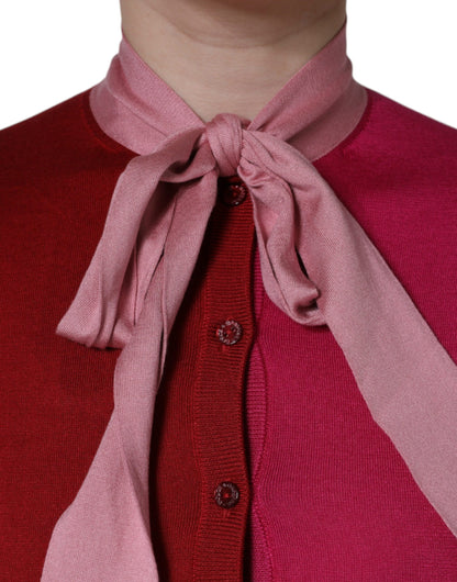 Jersey de manga corta rosa con cuello Ascot