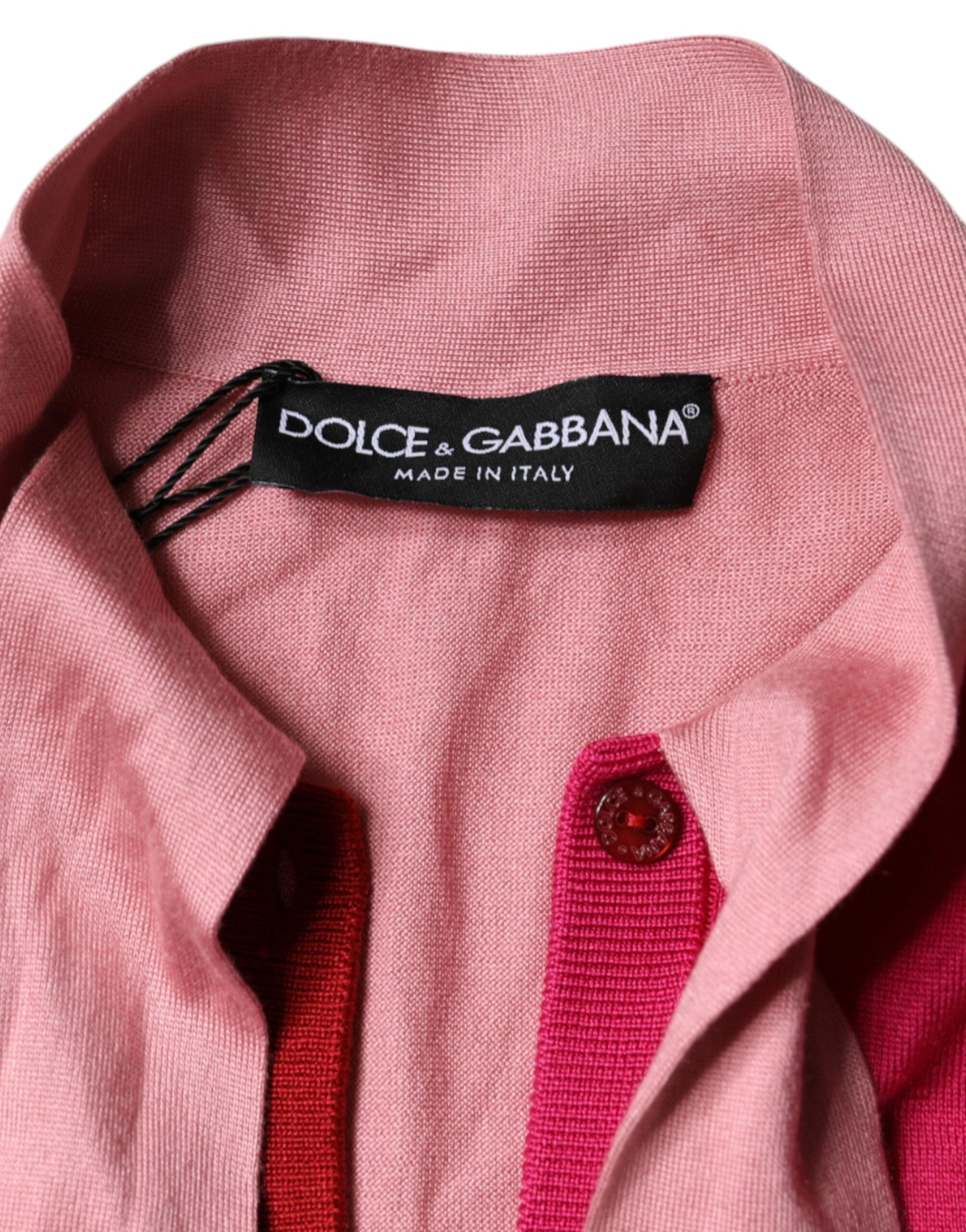 Jersey de manga corta rosa con cuello Ascot