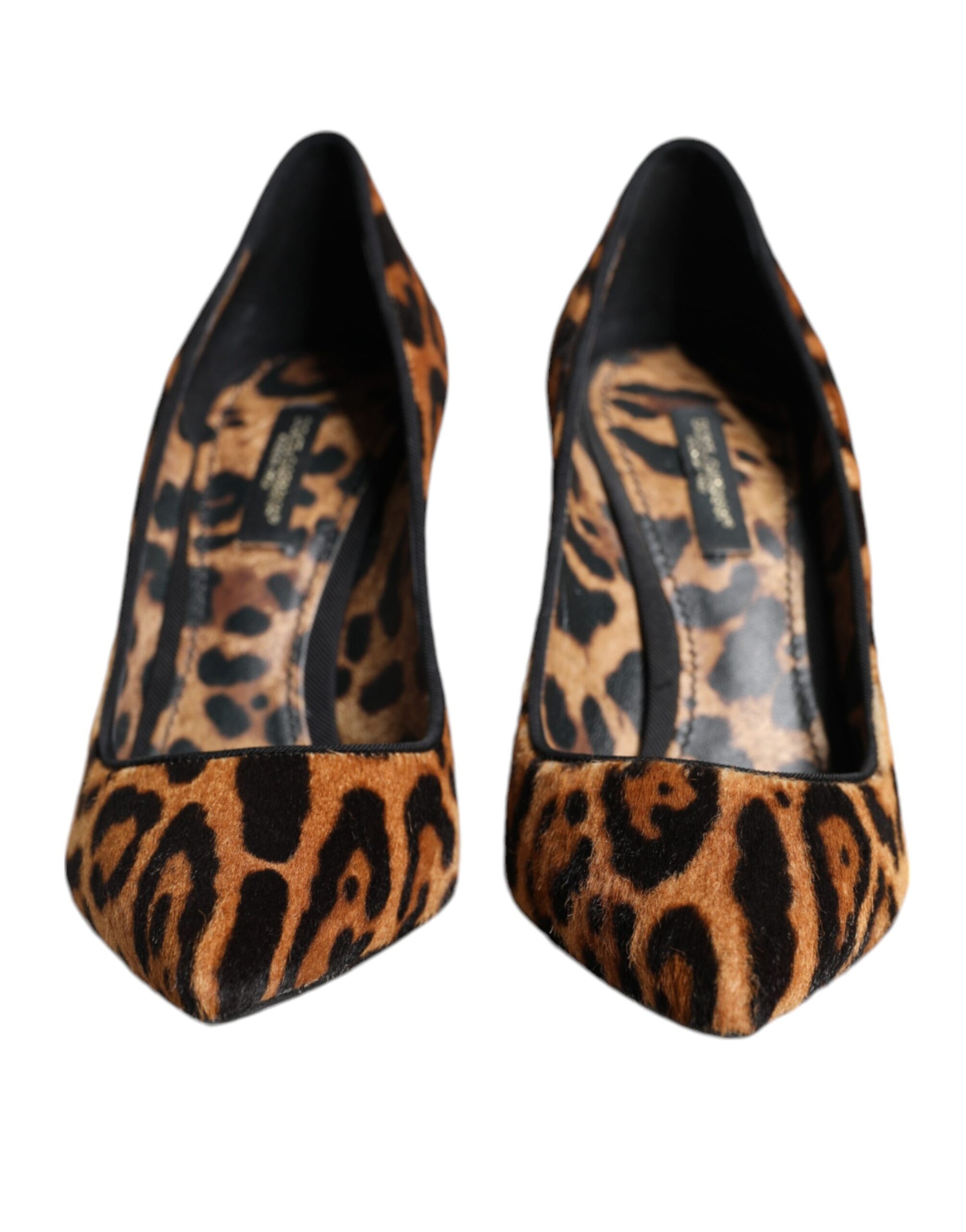 Zapatos de salón con tacón de pelo de becerro y estampado de leopardo marrón