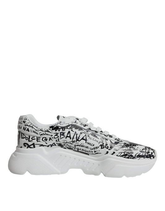 Zapatillas Daymaster con grafiti en blanco y negro