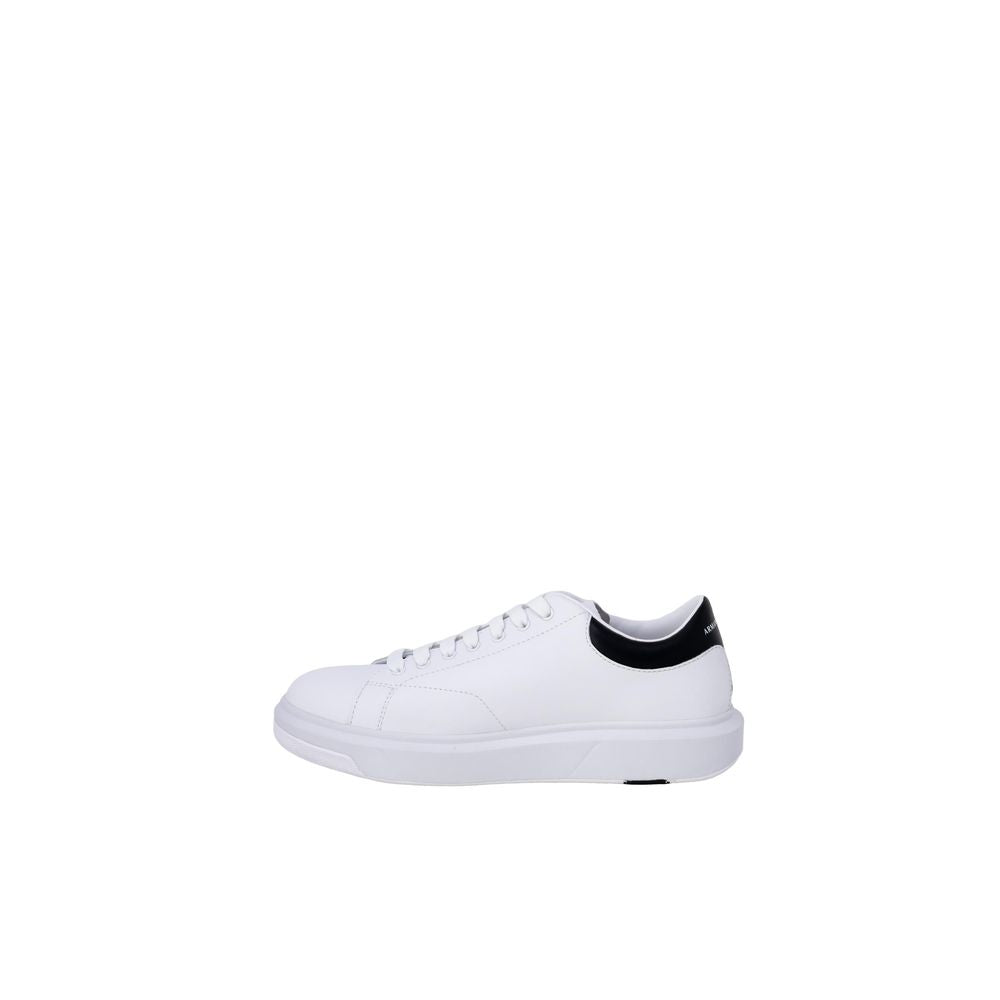 Sneaker de piel en blanco y negro