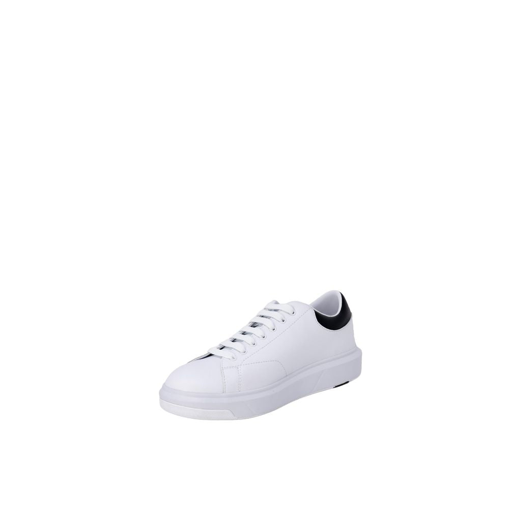 Sneaker de piel en blanco y negro