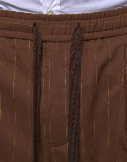 Pantalones de vestir ajustados de rayas marrones para hombre