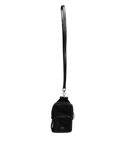 Bolso bandolera con cordón de cuero negro